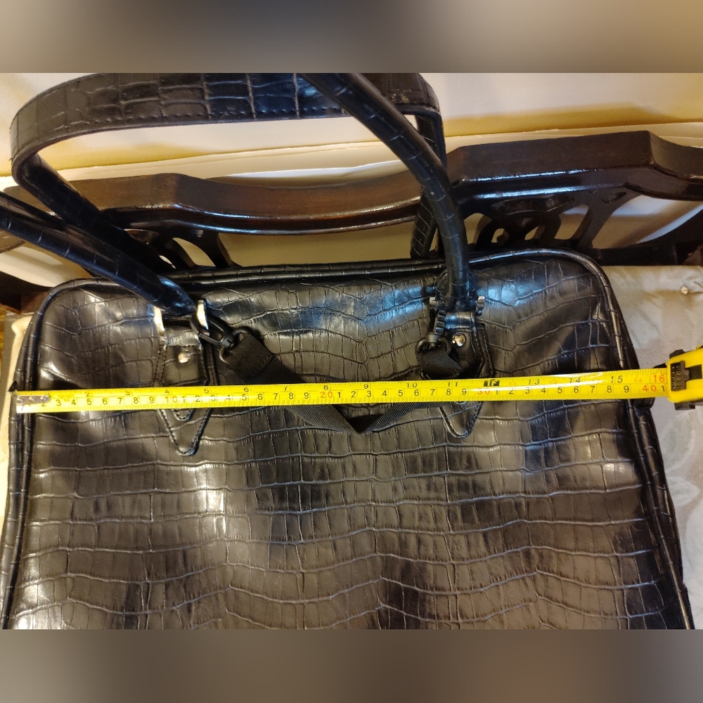 MobileEdge Black Leather Laptop Bag with Crocodile Texture - Picture 13 of 15